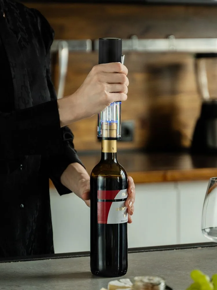Электрический штопор с ножом для фольги Wine Diesel, черный фото 9