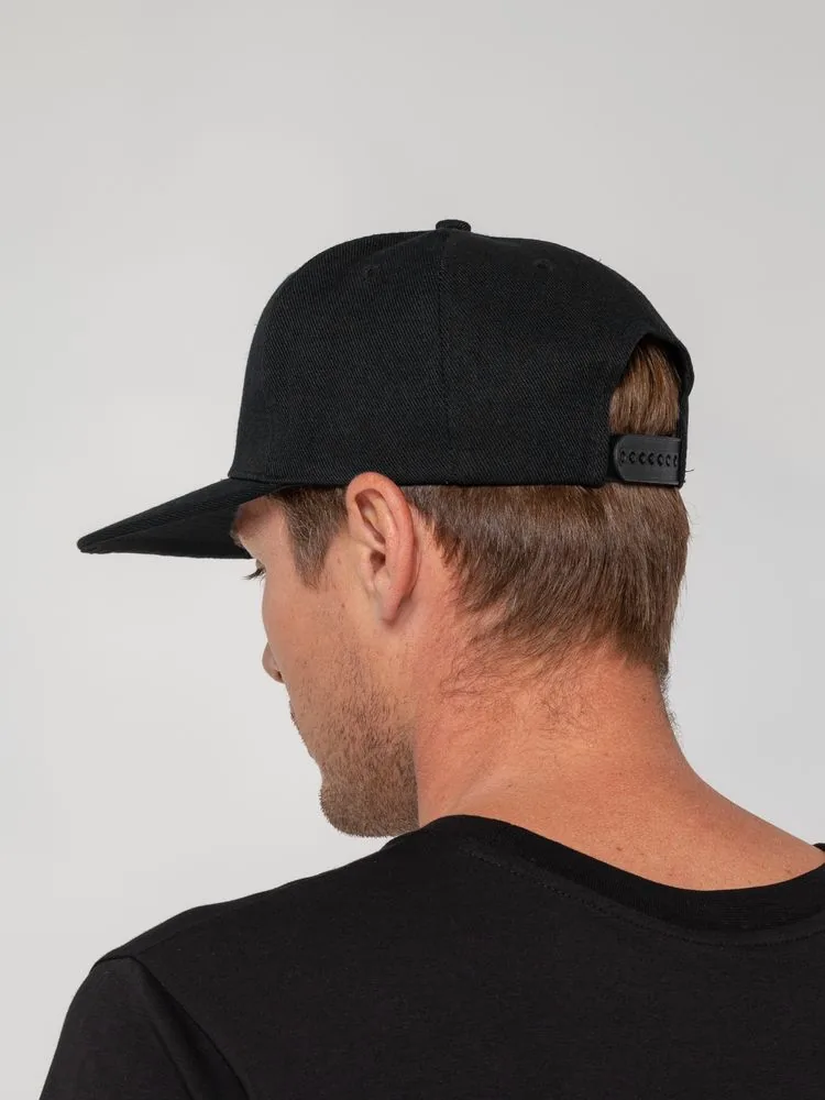 Бейсболка Snapback с прямым козырьком, черная фото 6