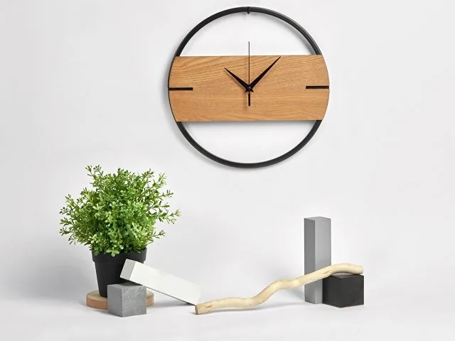 Деревянные часы с металлическим ободом «Time Wheel» фото 6
