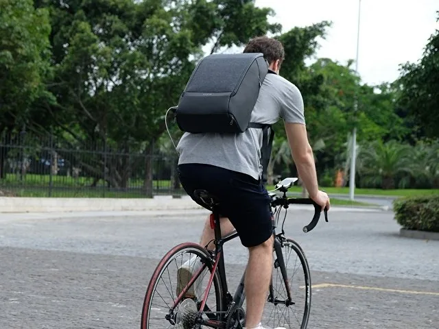 Водостойкий антикражный рюкзак FlexPackPro для ноутбука 15.6" фото 18