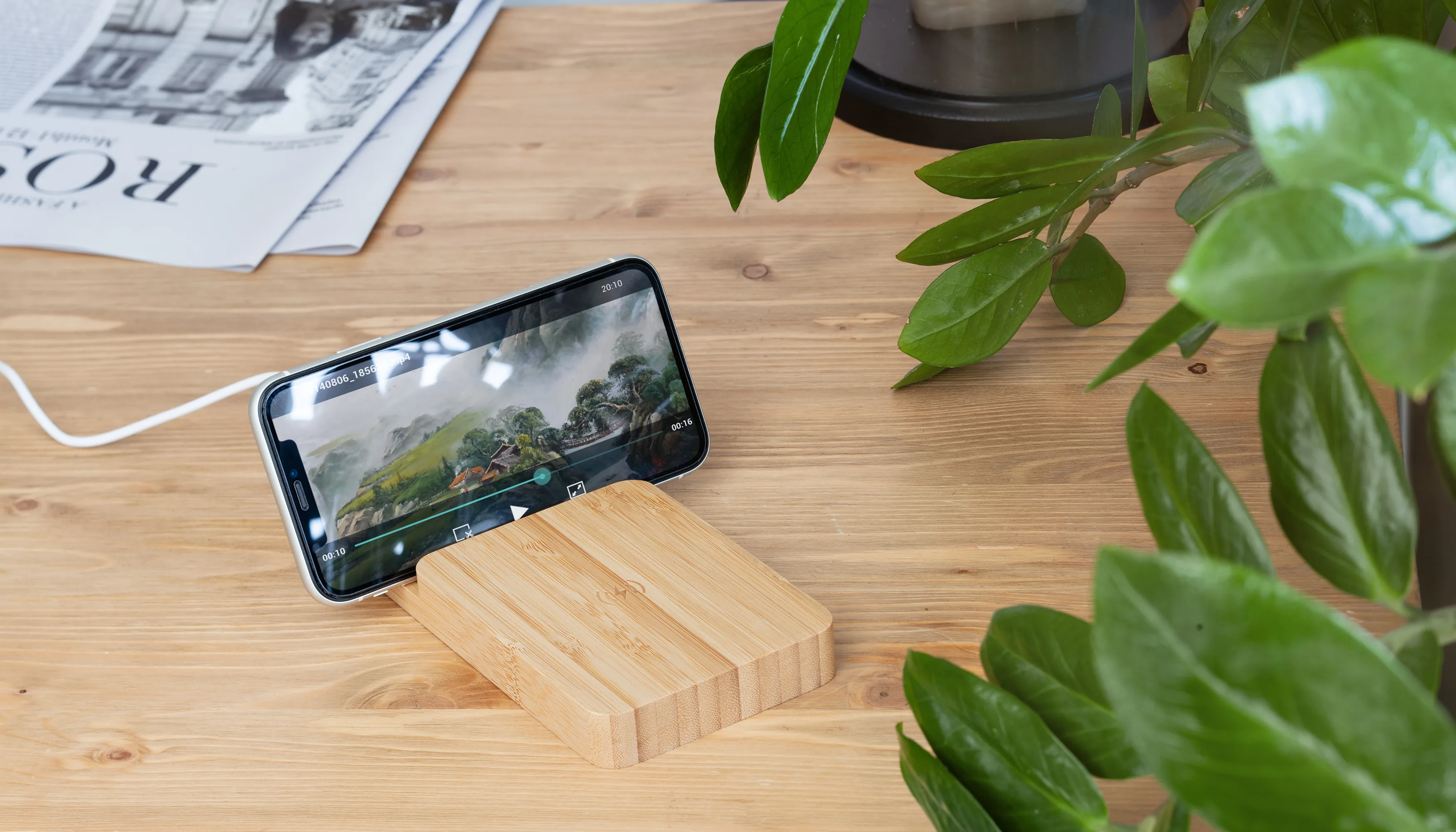 Беспроводное (10W) зарядное устройство "Bamboo Power" 5000 mAh с подставкой под смартфон, бамбук фото 2
