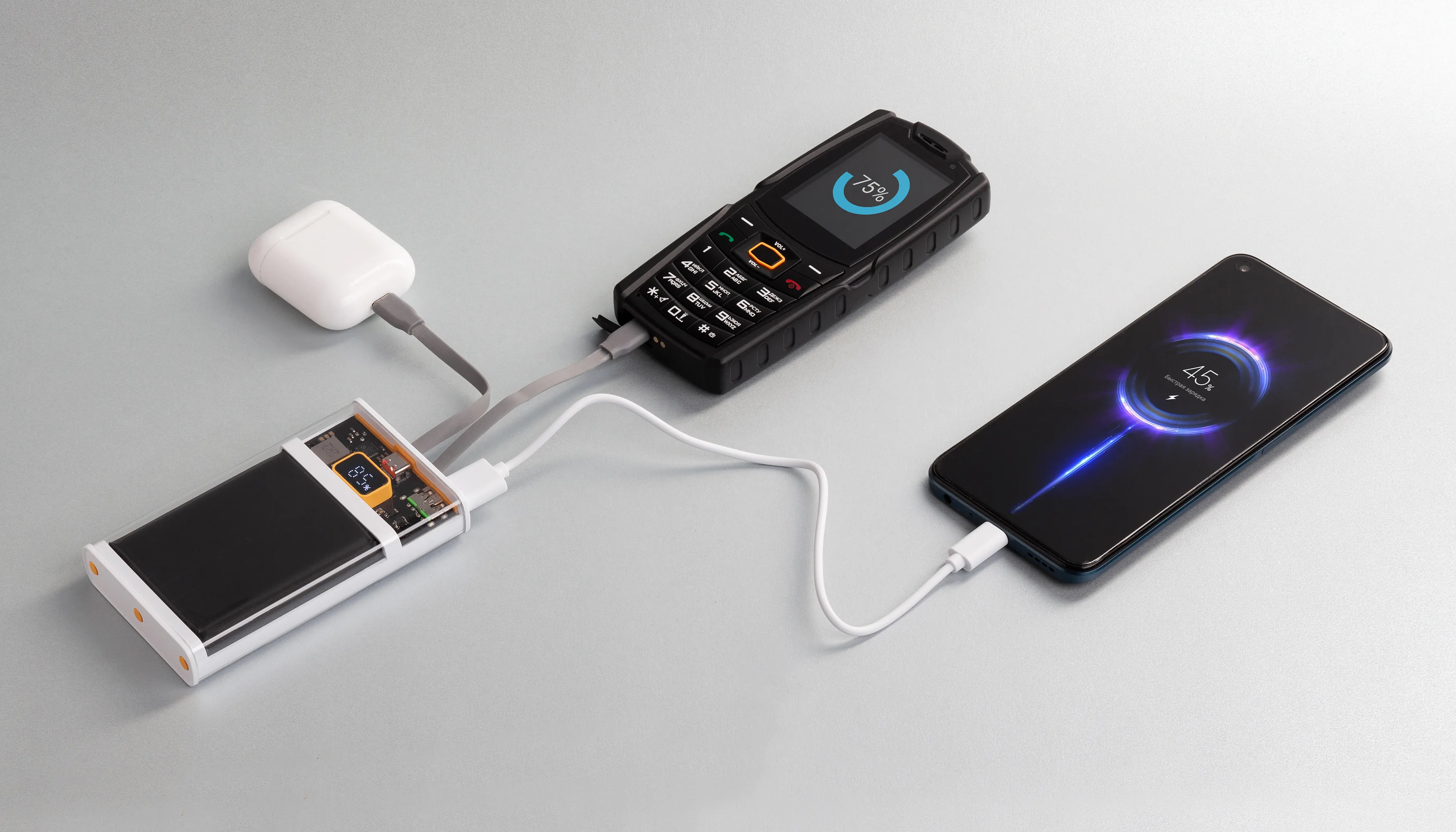 Зарядное (22.5W) устройство "Link" 10000 mAh с прозрачным корпусом, цифровым индикатором заряда и встроенными Type-C/Lightning кабелями фото 4