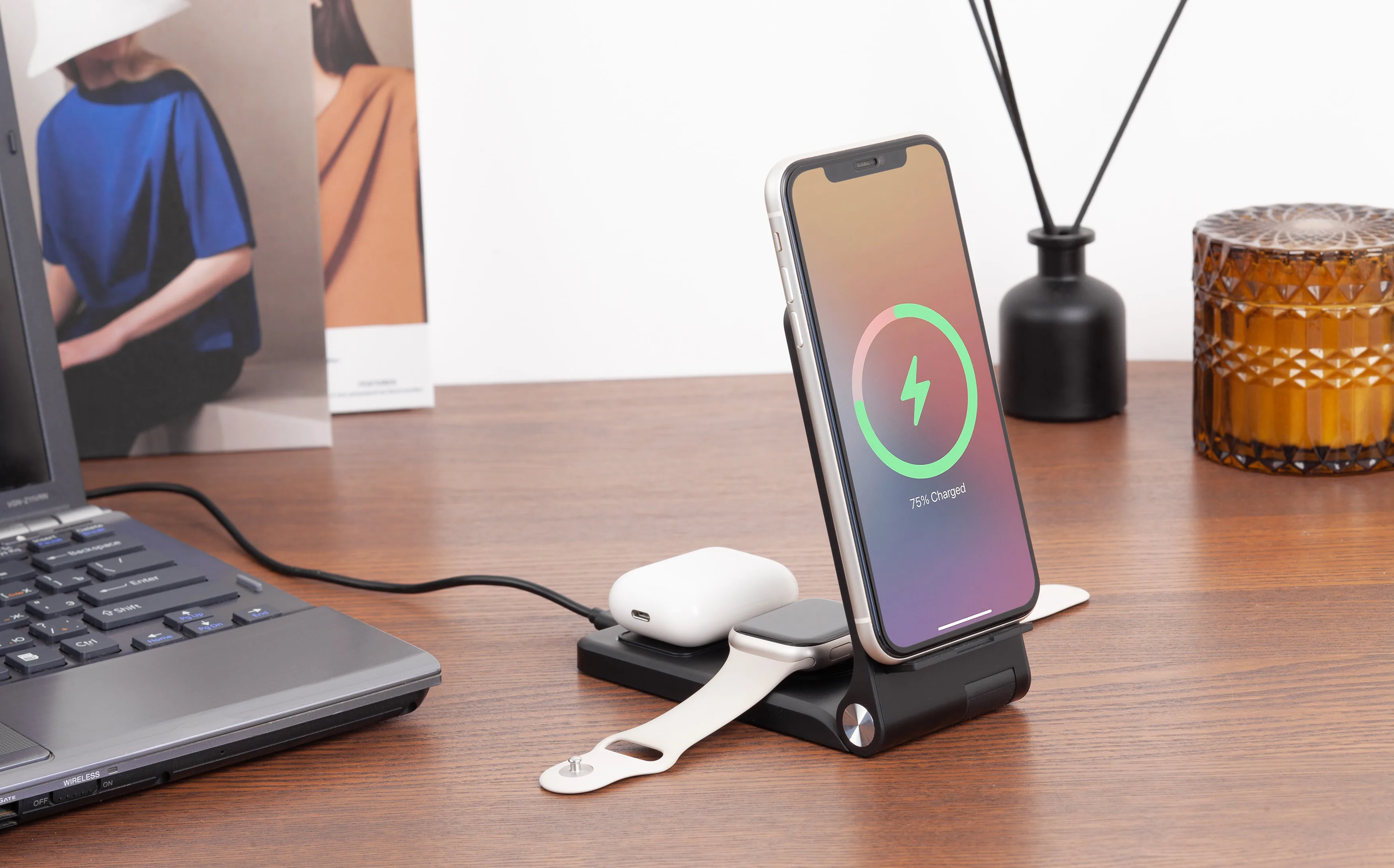Складная беспроводная (15W) зарядная станция "Clap" с подсветкой логотипа и подставкой для смартфона фото 2