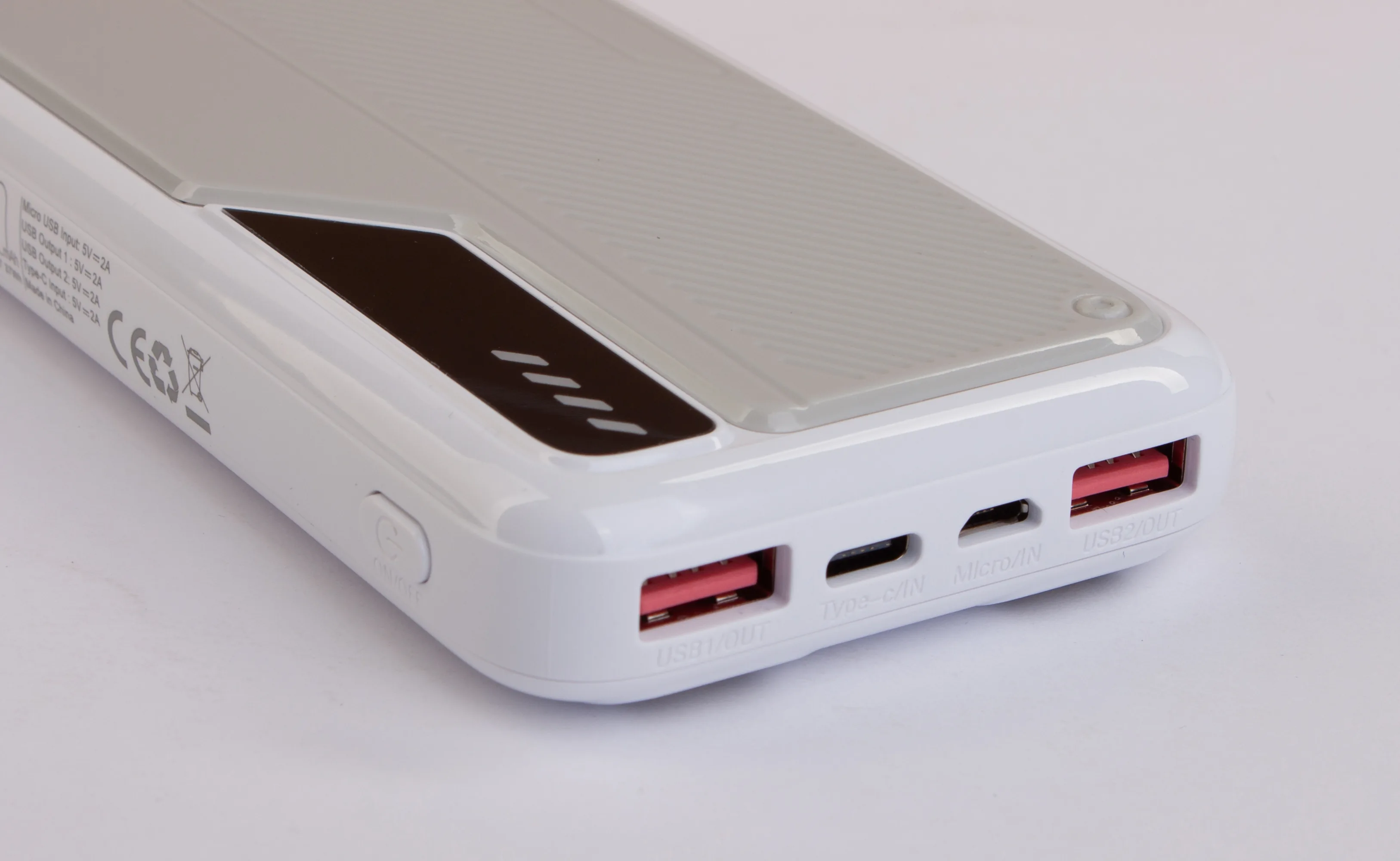 Зарядное устройство "Connect" 10000 mAh со встроенными Type-C/Lightning кабелями фото 2