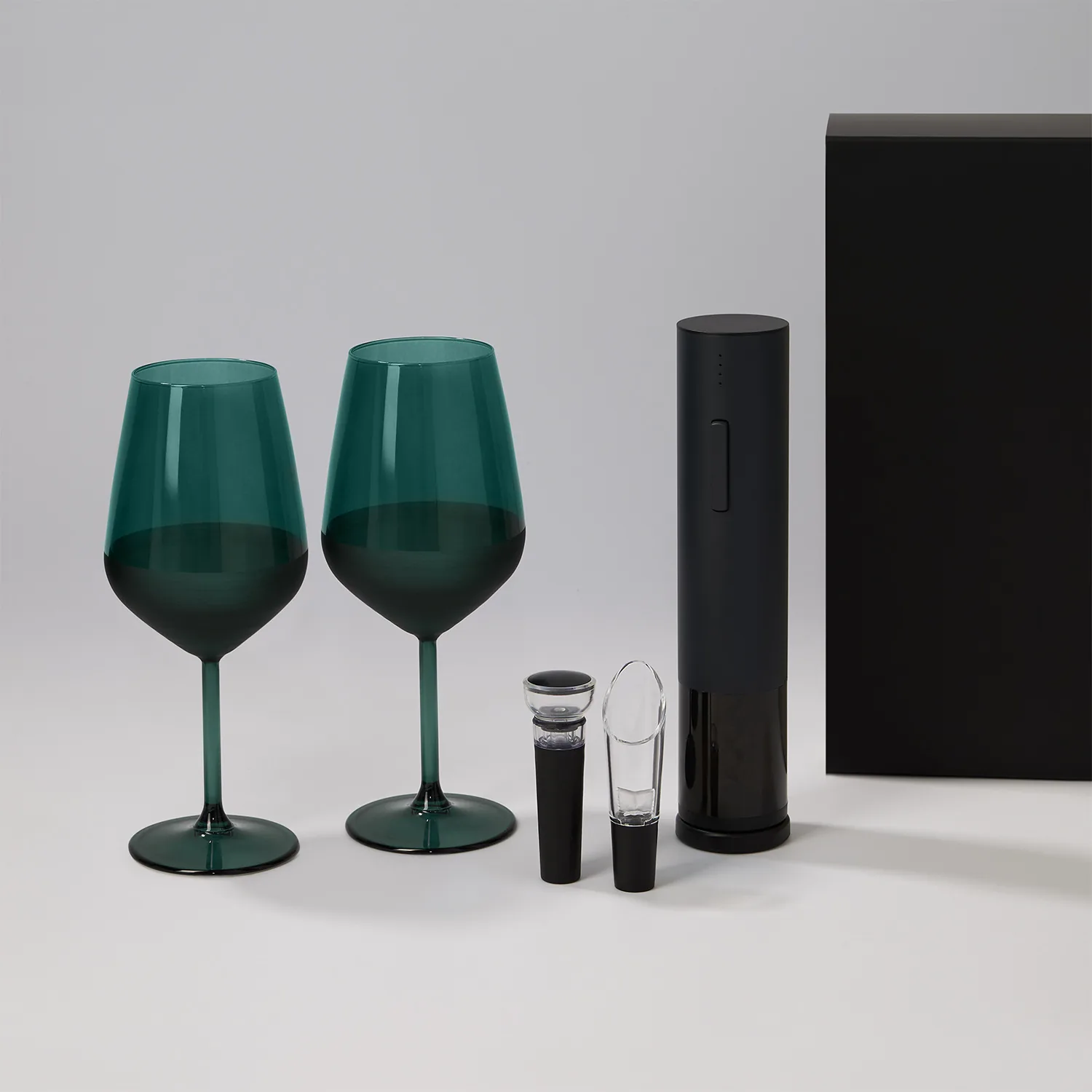 Подарочный набор 2 бокала для вина Эмеральд (Emerald) + набор для вина Сакраменто (Sacramento) в черной коробке