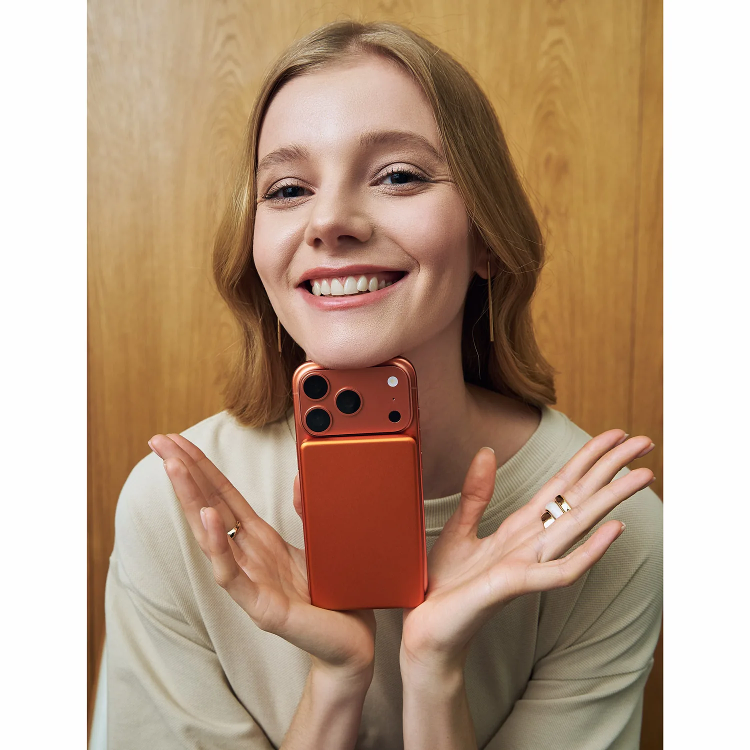 Внешний аккумулятор Атлантис (Atlantis) PD 5000mAh с функцией беспроводной зарядки 15W, оранжевый фото 13
