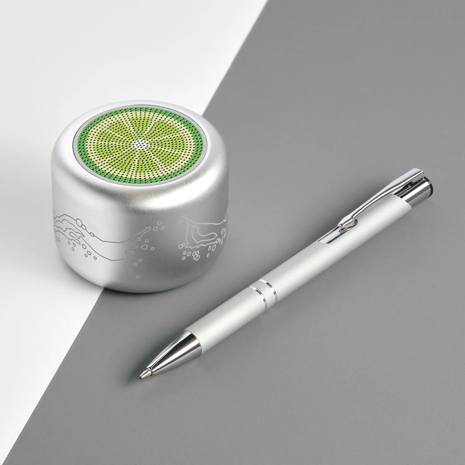 Беспроводная колонка Пэшн (Passion) 80dB 600 mAh (Bluetooth 5.4), серебряная фото 8
