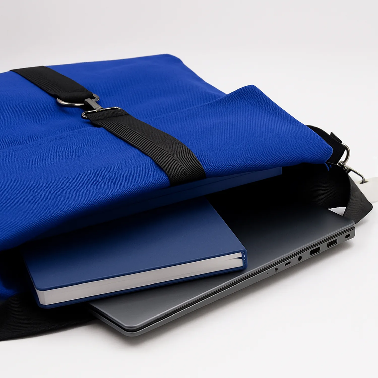 Шоппер Superbag Companion, с тремя отделениями, боковым креплением (карабин) и карманом (синий с черным) фото 9