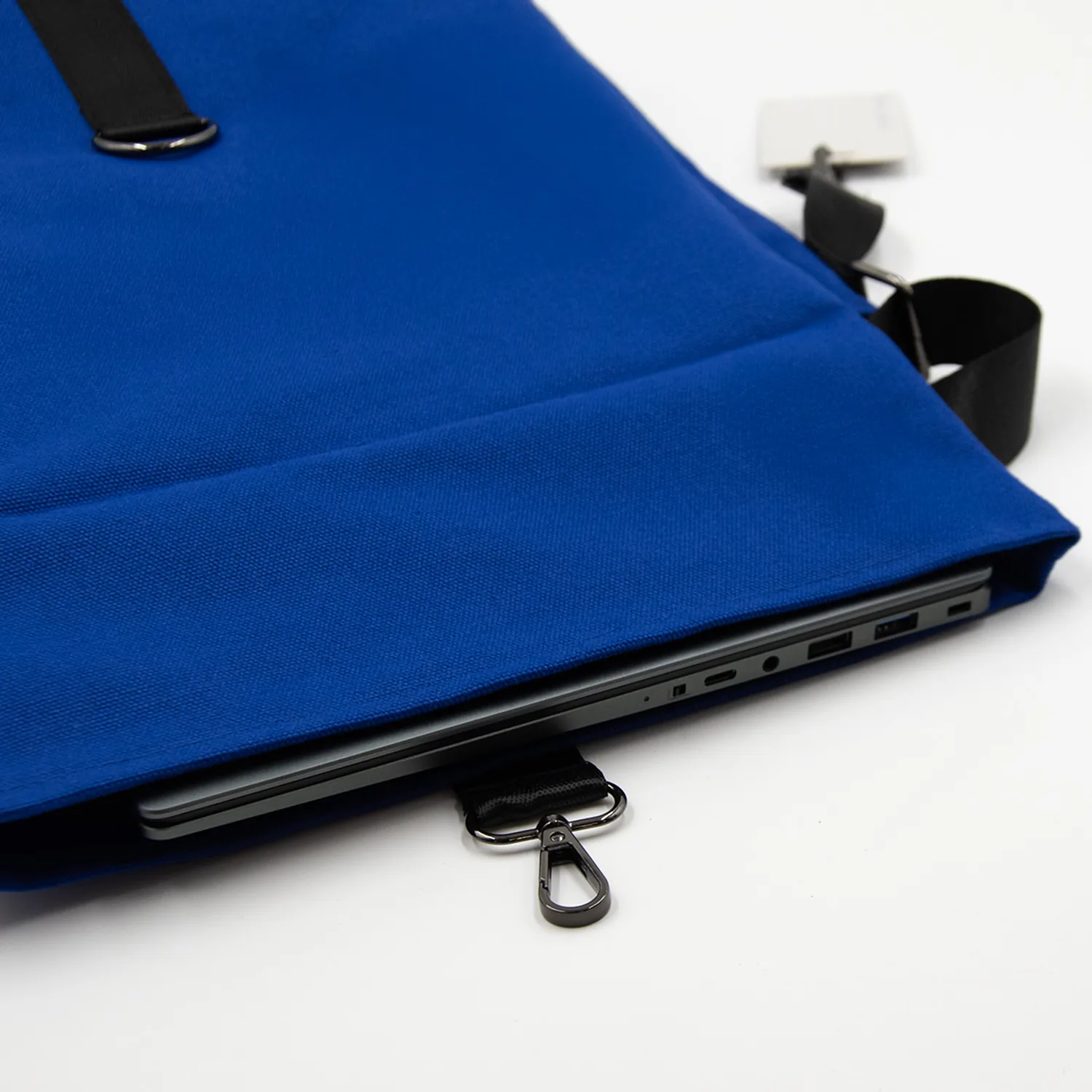 Шоппер Superbag Companion, с тремя отделениями, боковым креплением (карабин) и карманом (синий с черным) фото 10