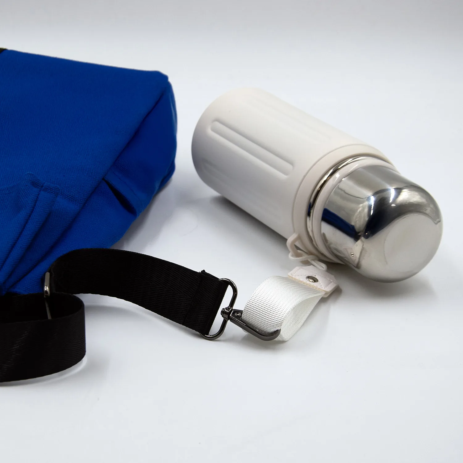 Шоппер Superbag Companion, с тремя отделениями, боковым креплением (карабин) и карманом (синий с черным) фото 11